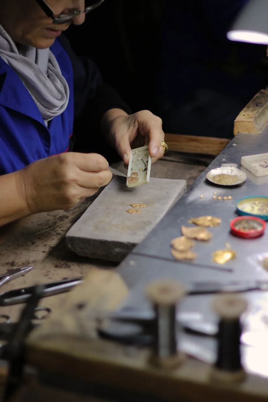 Britta Sommer in ihrer Goldschmiedewerkstatt
